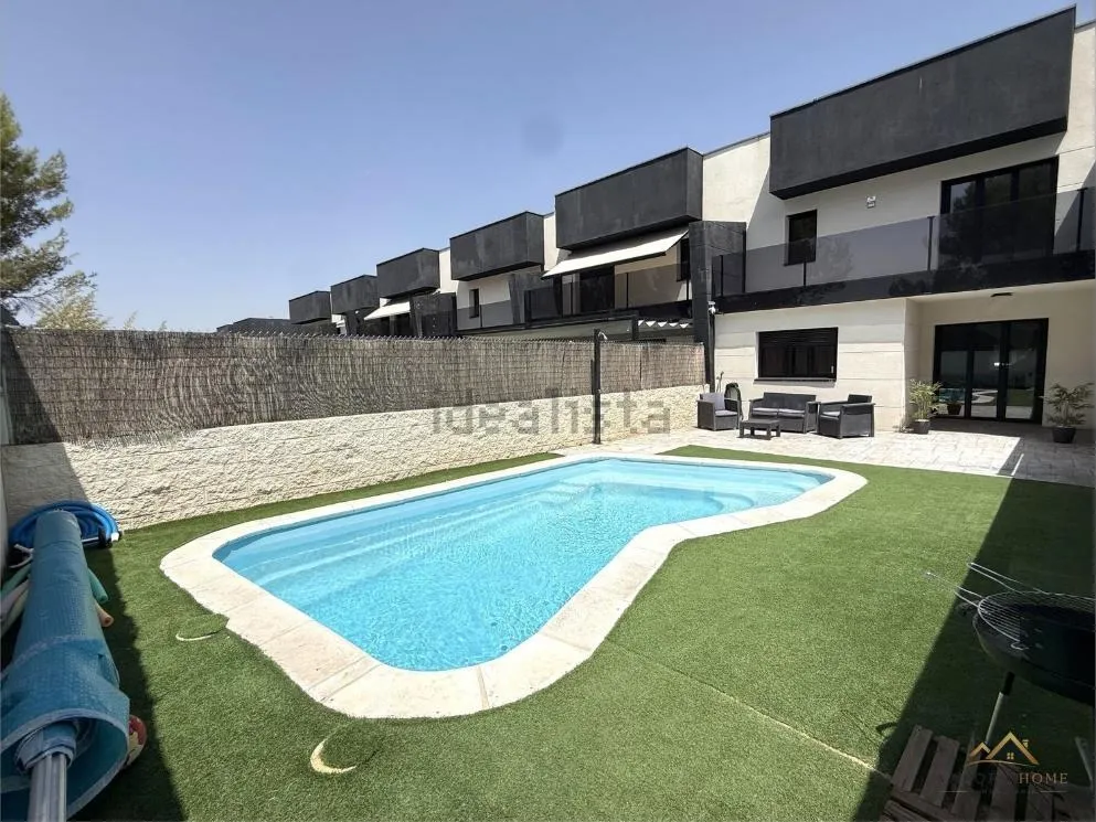 Chalet adosado en Calle de Esquilo, Restón I - Restón II, Valdemoro